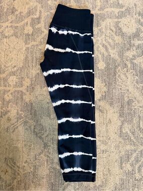 ATHLETA Navy & White Tie-Dye Stripe Leggings